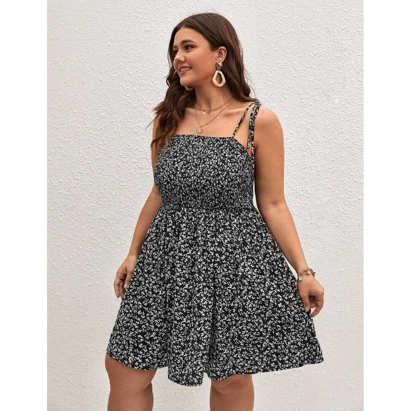 NWT Shein Plus 2XL Black Shirred Floral Cami Dress - Picture 3 of 3